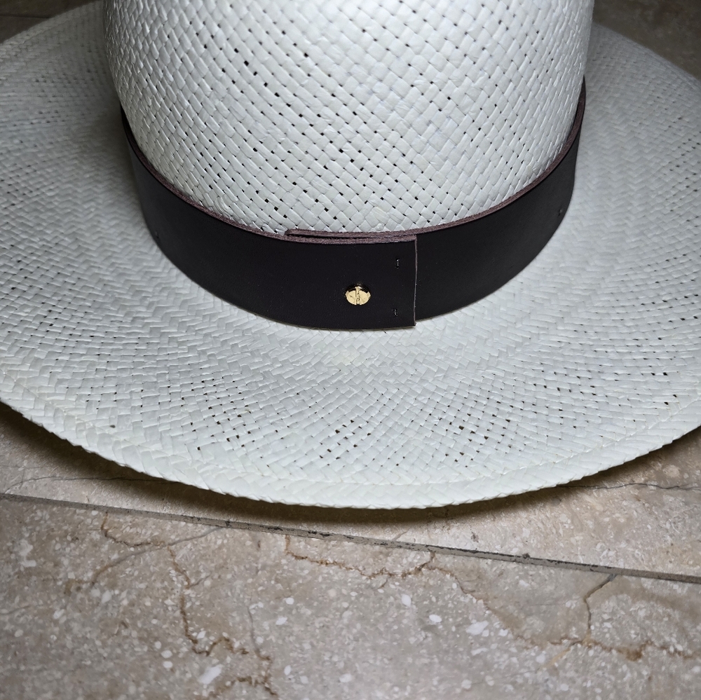 Janessa Leoné Corbin hat - Picture 10 of 13